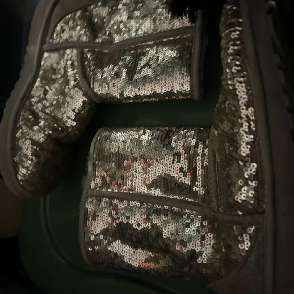 Sz 8 UGG classic short boot- gold sequin bling- EuC - Picture 11 of 15